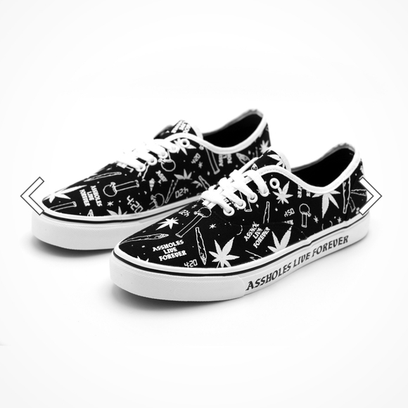 Shoes - Picture 2 of 4